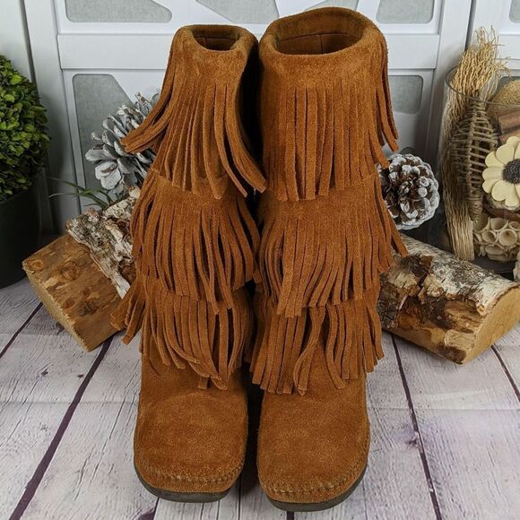 Minnetonka 3-Layer Fringe Boots - Picture 4 of 9